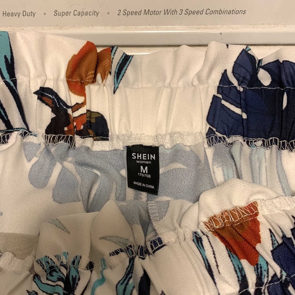 Shorts & Top - Picture 4 of 7